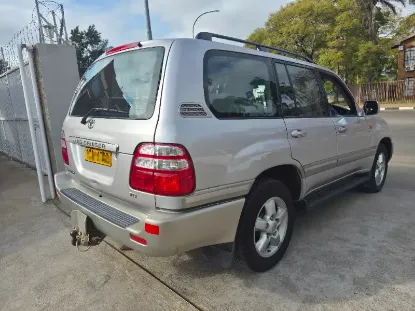 Picture of Toyota Land Cruiser 2004