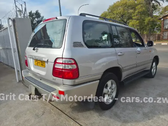 Picture of Toyota Land Cruiser 2004