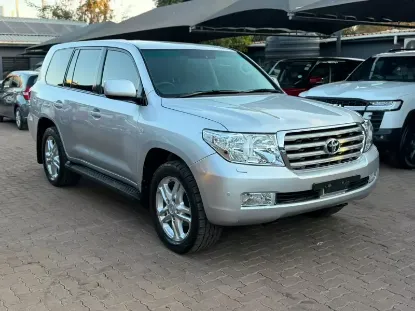 Picture of Toyota Land Cruiser 2011