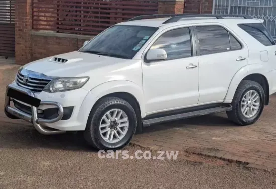 Picture of Toyota Fortuner 2012