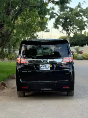 Picture of Toyota Vellfire 2017