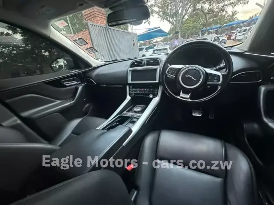 Picture of Jaguar F-Pace 2018