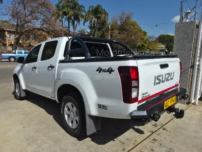 Picture of Isuzu KB250 2023