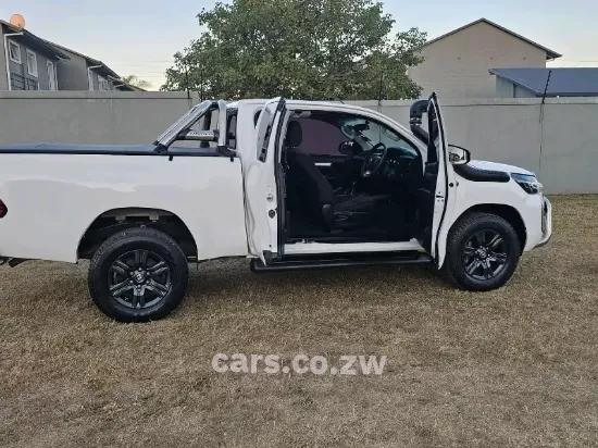 Picture of Toyota Hilux 2021