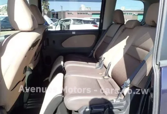 Picture of Nissan Serena 2017