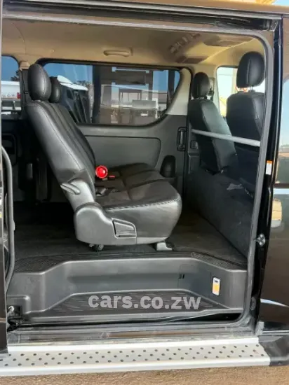 Picture of Toyota Hiace 2017