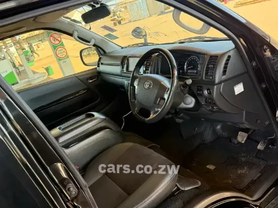 Picture of Toyota Hiace 2017