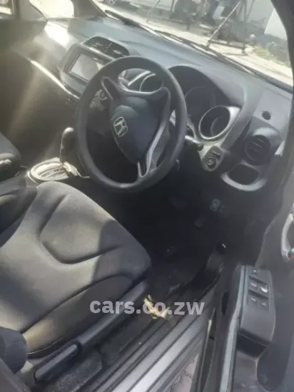 Picture of Toyota RunX 2013