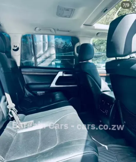 Picture of Toyota Land Cruiser 2017