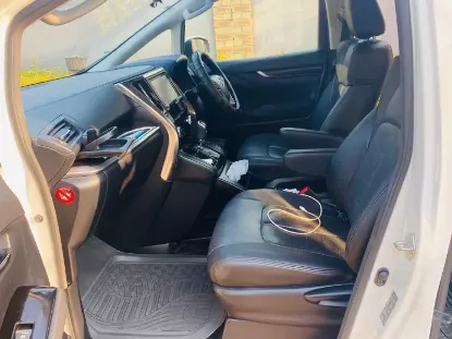 Picture of Toyota Alphard 2016