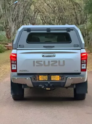 Picture of Isuzu KB300 2018