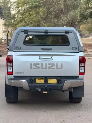 Picture of Isuzu KB300 2018