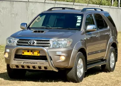 Picture of Toyota Fortuner 2011