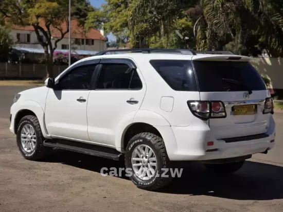 Picture of Toyota Fortuner 2013