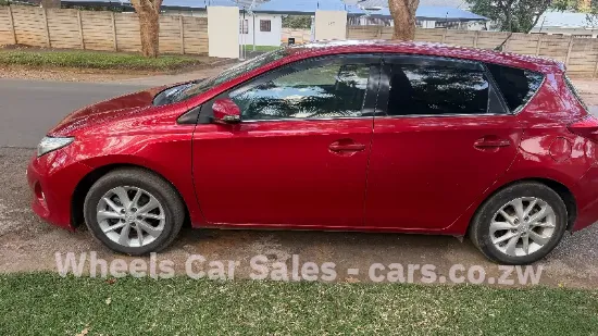 Picture of Toyota Auris 2013