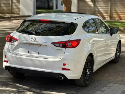 Picture of Mazda Axela 2017