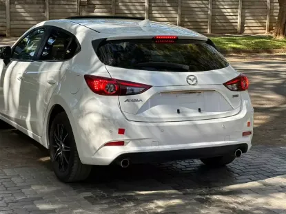 Picture of Mazda Axela 2017
