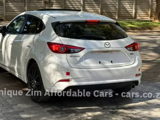 Picture of Mazda Axela 2017