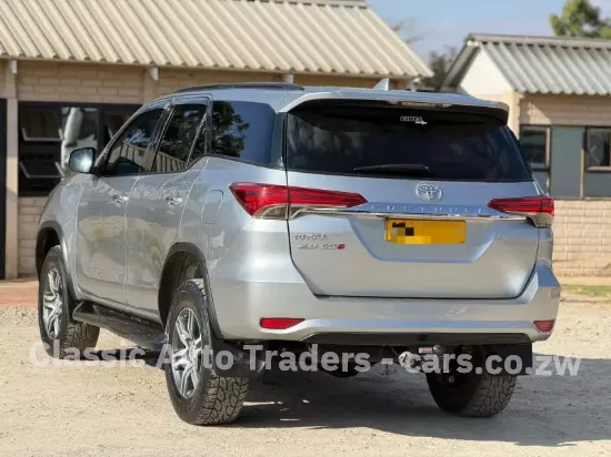 Picture of Toyota Fortuner 2016