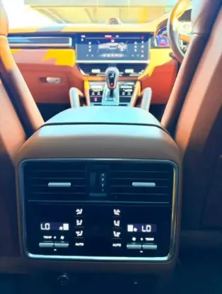 Picture of Porsche Cayenne 2021