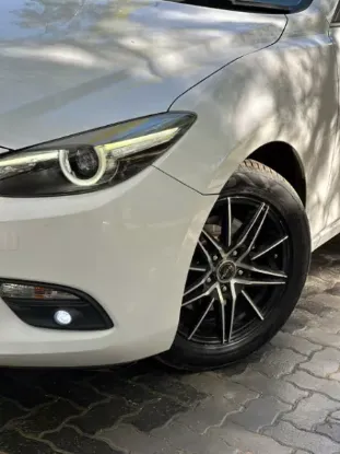 Picture of Mazda Axela 2017