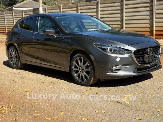 Picture of Mazda Axela 2017