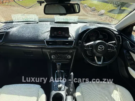 Picture of Mazda Axela 2017