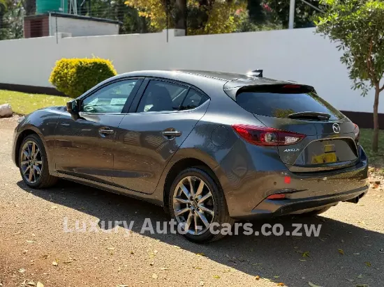 Picture of Mazda Axela 2017