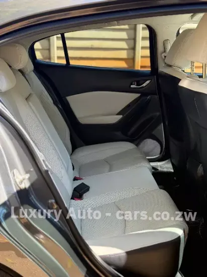 Picture of Mazda Axela 2017