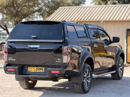 Picture of Isuzu KB300 2022