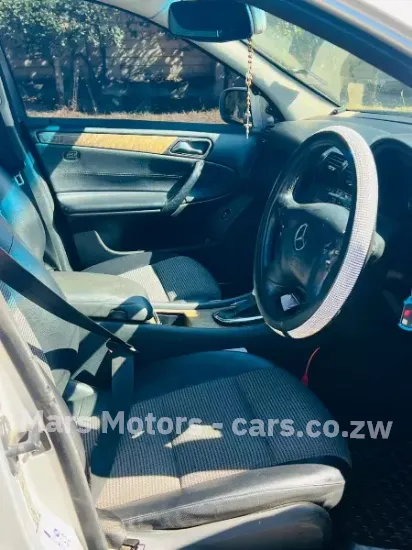 Picture of Mercedes Benz C-Class 2004