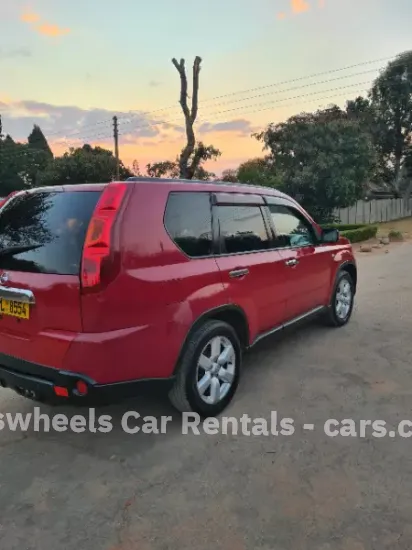 Picture of Mid SUVs: Nissan Xtrail T31, Nissan Dualis, Nissan Juke