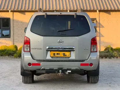 Picture of Nissan Pathfinder 2005