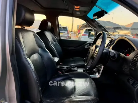 Picture of Nissan Pathfinder 2005