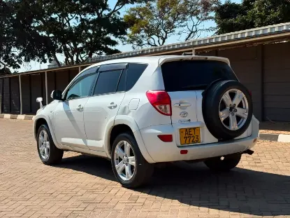 Picture of Toyota Rav4 2005