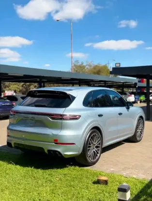 Picture of Porsche Cayenne 2021