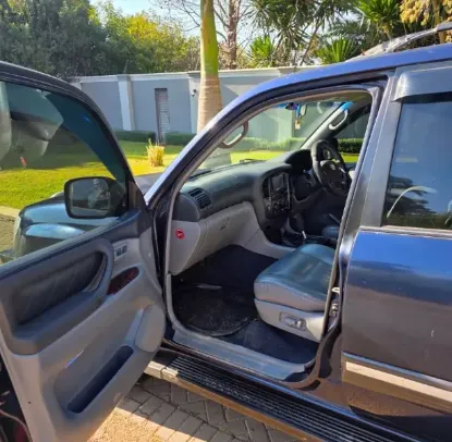 Picture of Toyota Land Cruiser 2001