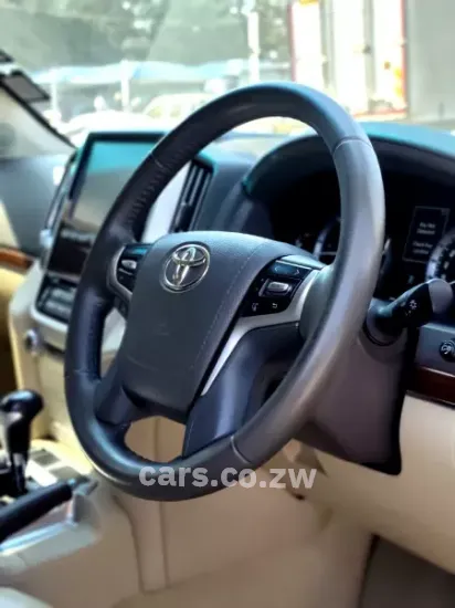 Picture of Toyota Land Cruiser 2021