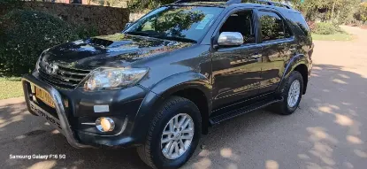 Picture of Toyota Fortuner 4x2 2015