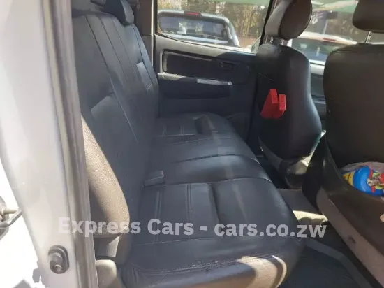 Picture of Toyota Hilux 2013