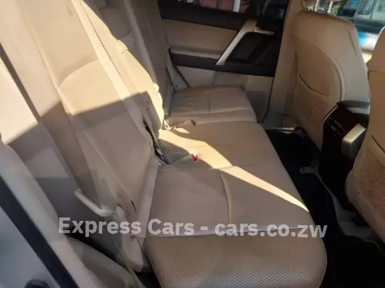 Picture of Toyota Land Cruiser 2010