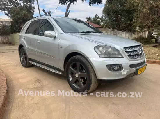 Picture of Mercedes Benz ML-Class 2008