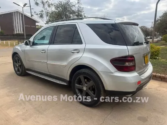 Picture of Mercedes Benz ML-Class 2008