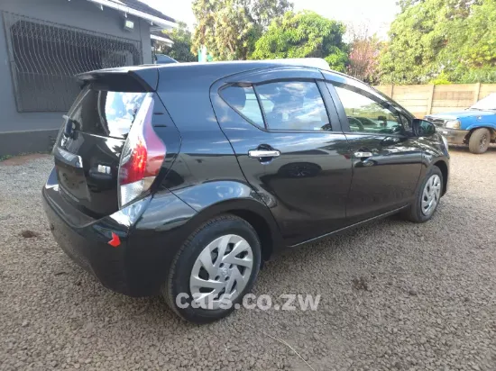 Picture of Toyota Aqua hybrid 2016