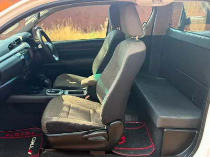 Picture of Toyota Hilux 2016