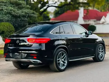 Picture of Mercedes Benz GLE 2017