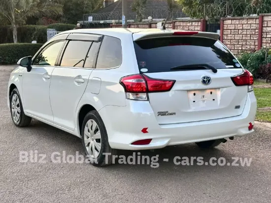 Picture of Toyota Fielder 2017