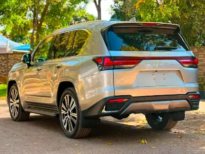 Picture of Lexus LX 2026