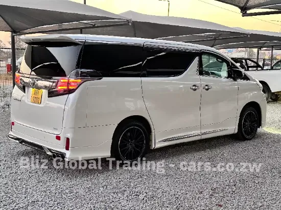 Picture of Toyota Vellfire 2017