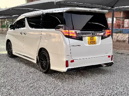 Picture of Toyota Vellfire 2017